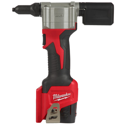 Milwaukee M12 Sander (BPS-421X), 1 x B4, 1 x B2, C12 C Charger, HD Box, 12V